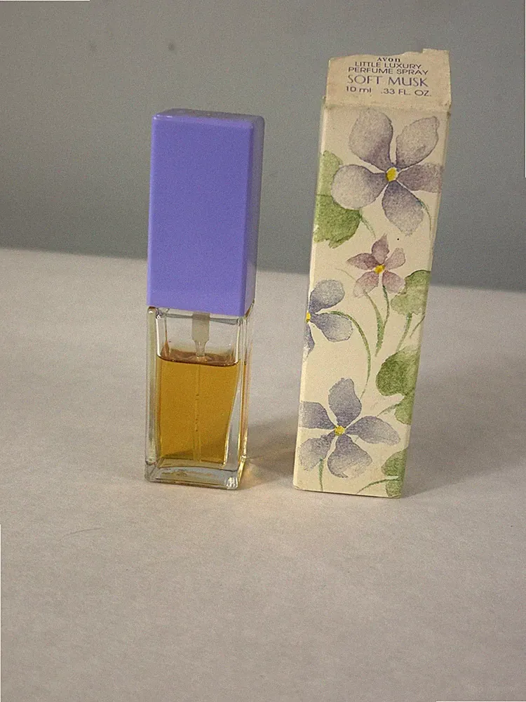 New Avon Little Luxury Soft Musk Perfume Cologne Spray .33FL. Oz / Rare Older